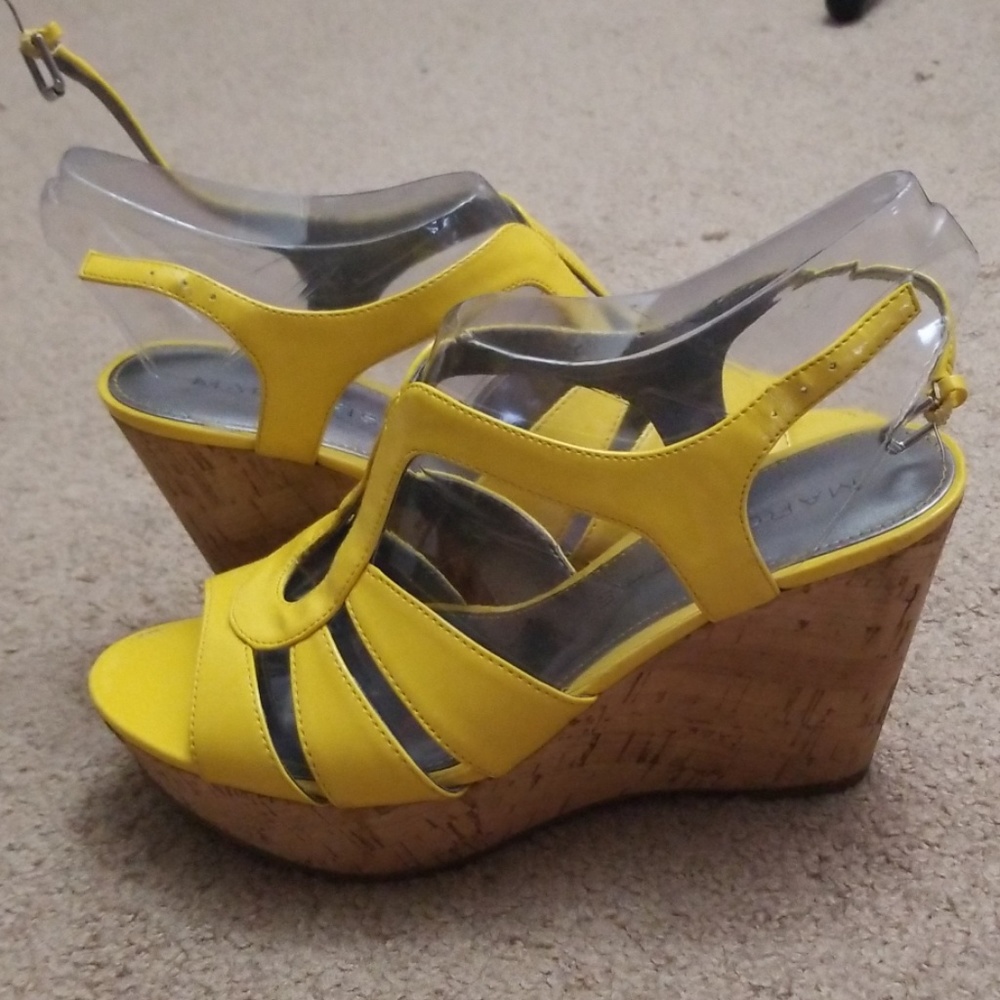 CLOSING FEB 10! Yellow patent leather wedges